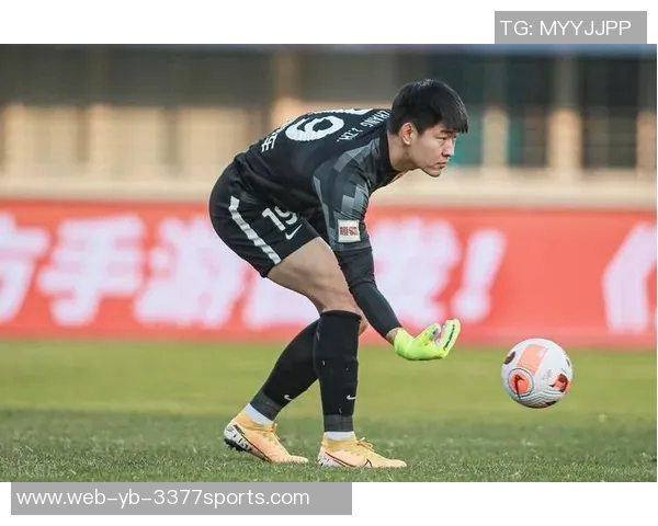 国安替补门将张健智奋战7次扑救无奈球队遭遇1-2出局困境